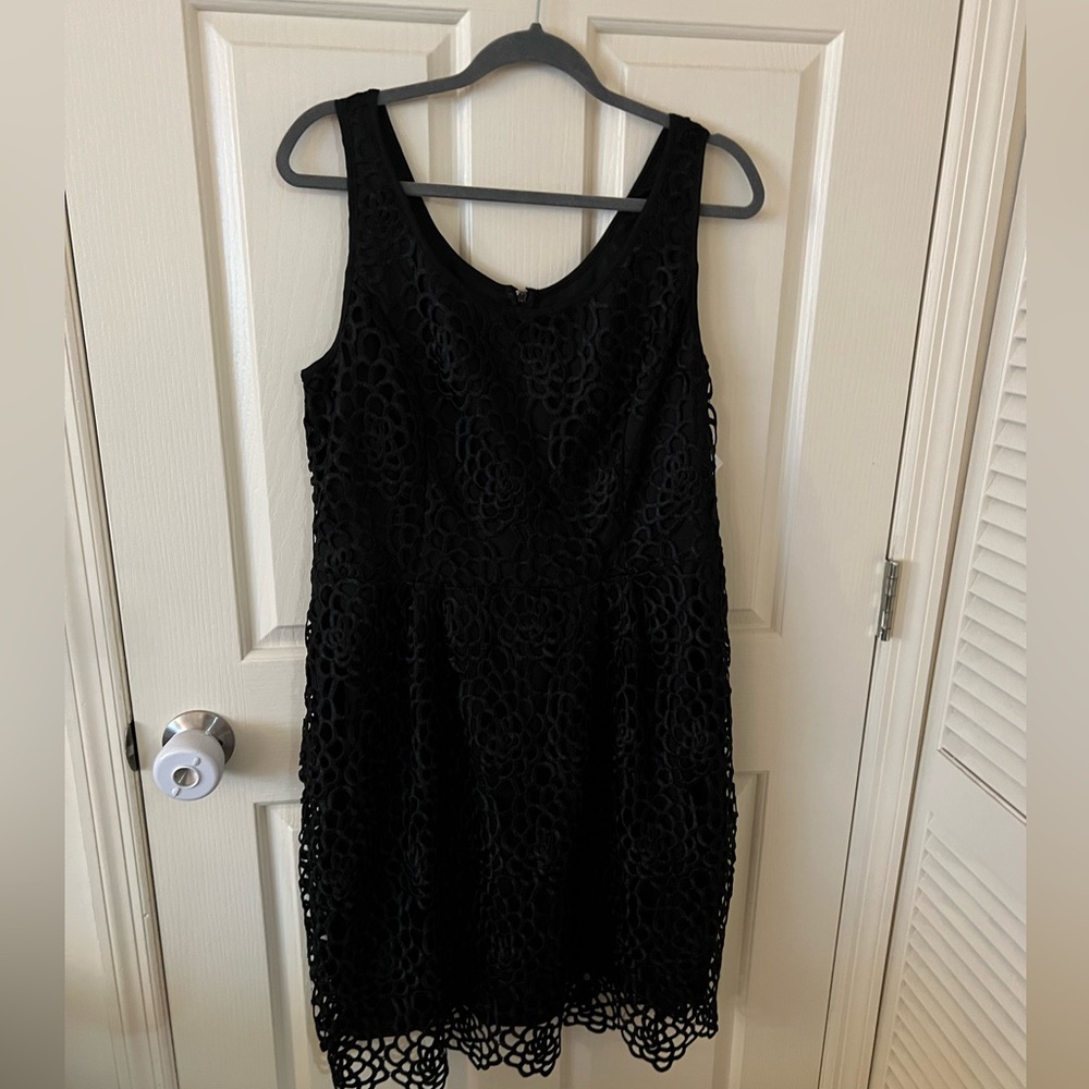 NWT Carmen Marc Valvo Black Sheath Mini Dress